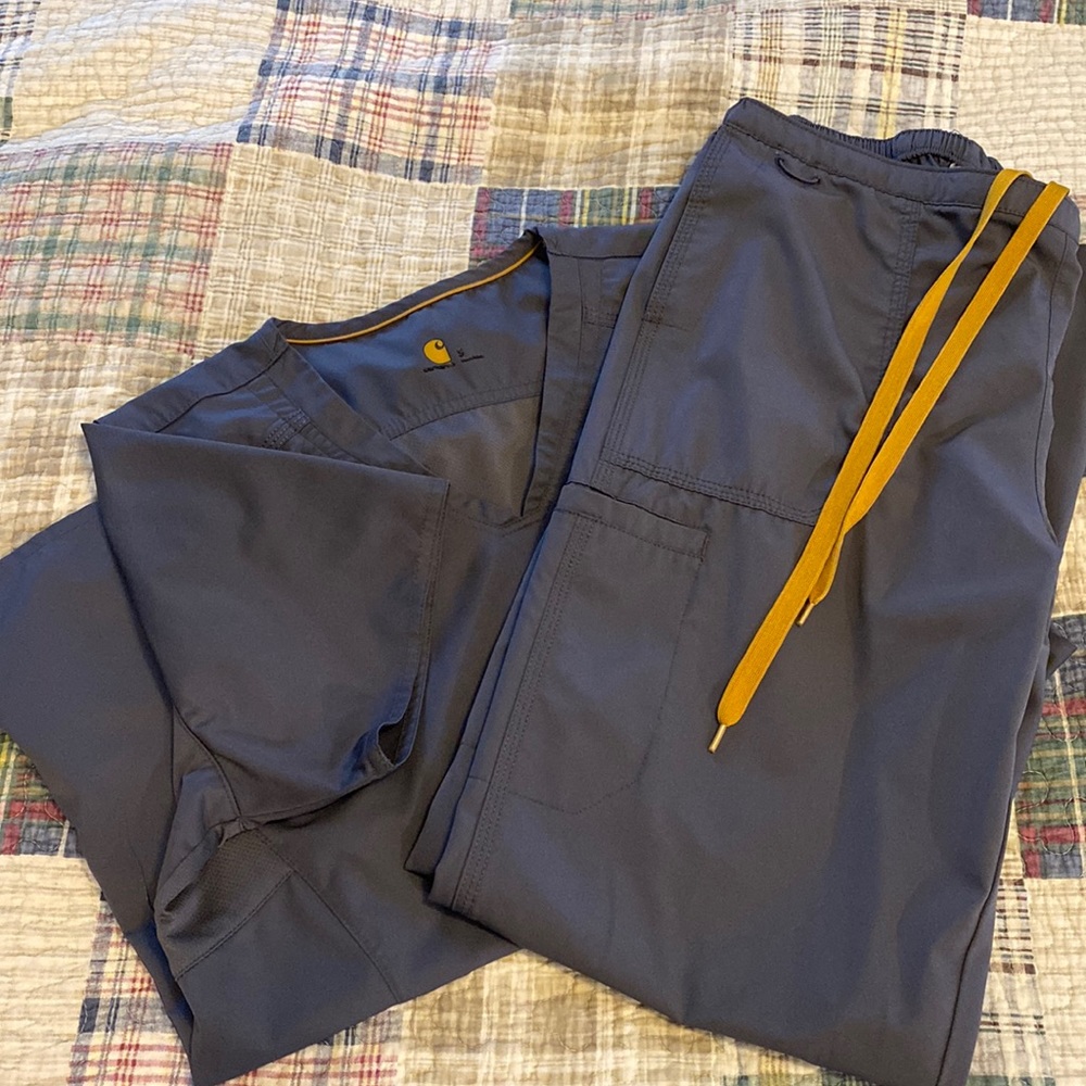 Women’s scrubs
